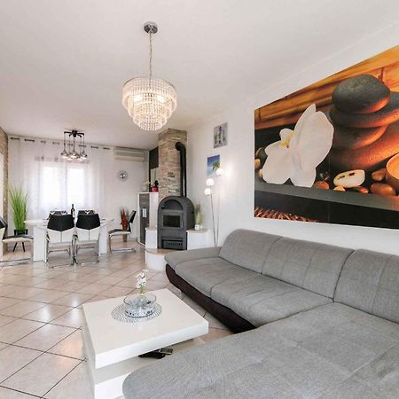 Apartment In Crikvenica 39210 Екстериор снимка