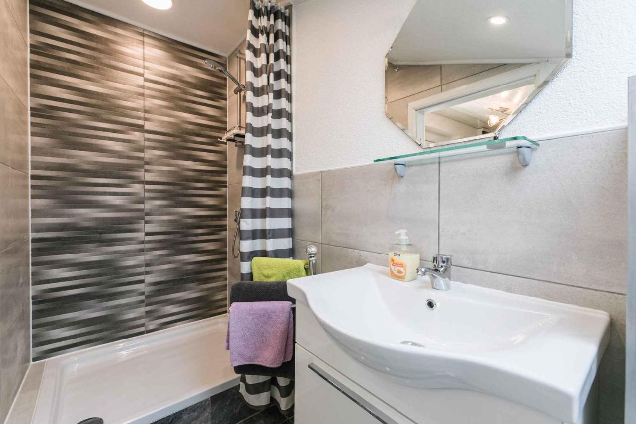 Apartment In Crikvenica 39210 Екстериор снимка