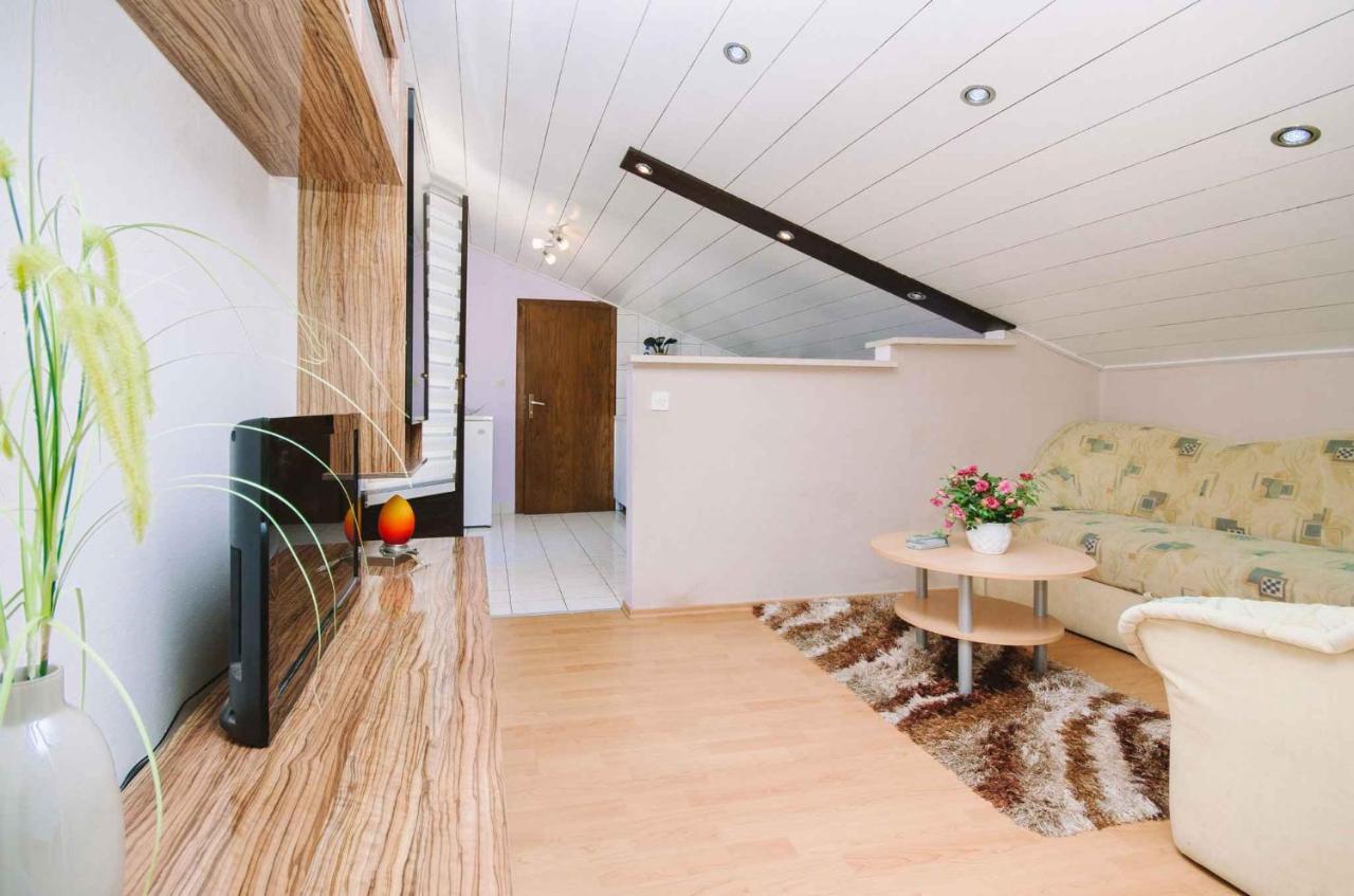 Apartment In Crikvenica 39210 Екстериор снимка